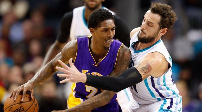 他预计会与 他预计会与