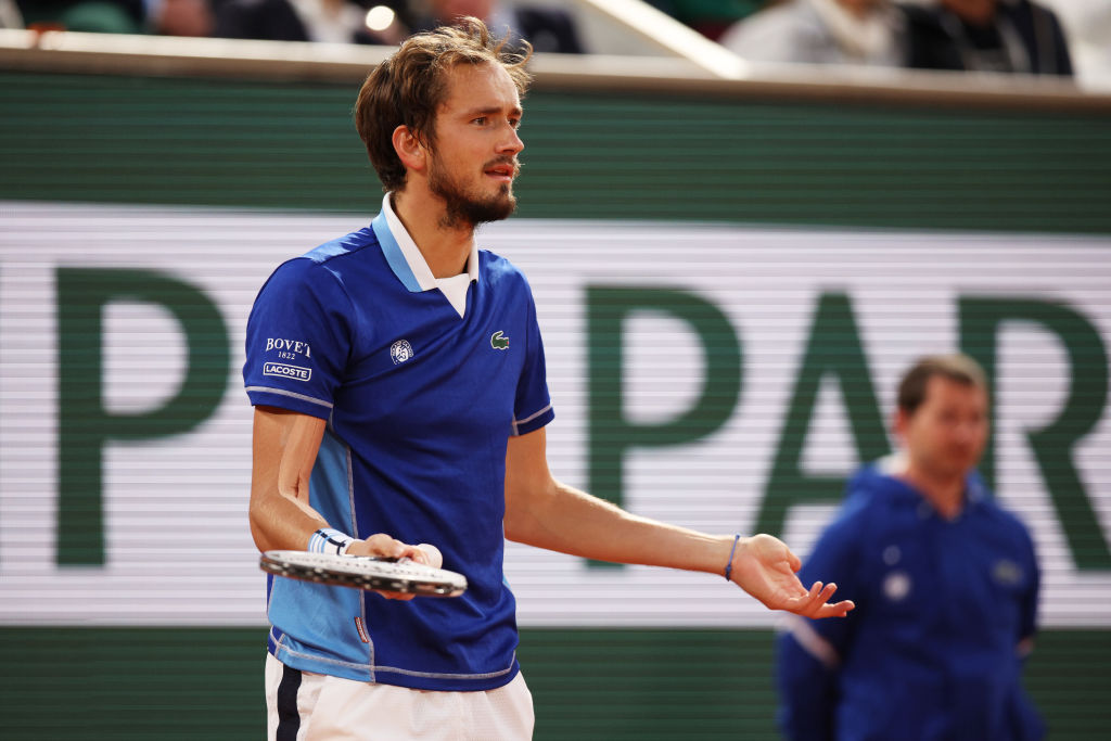 胎手是不是唯一一个输了比赛不背锅的中单？26亮72回复.